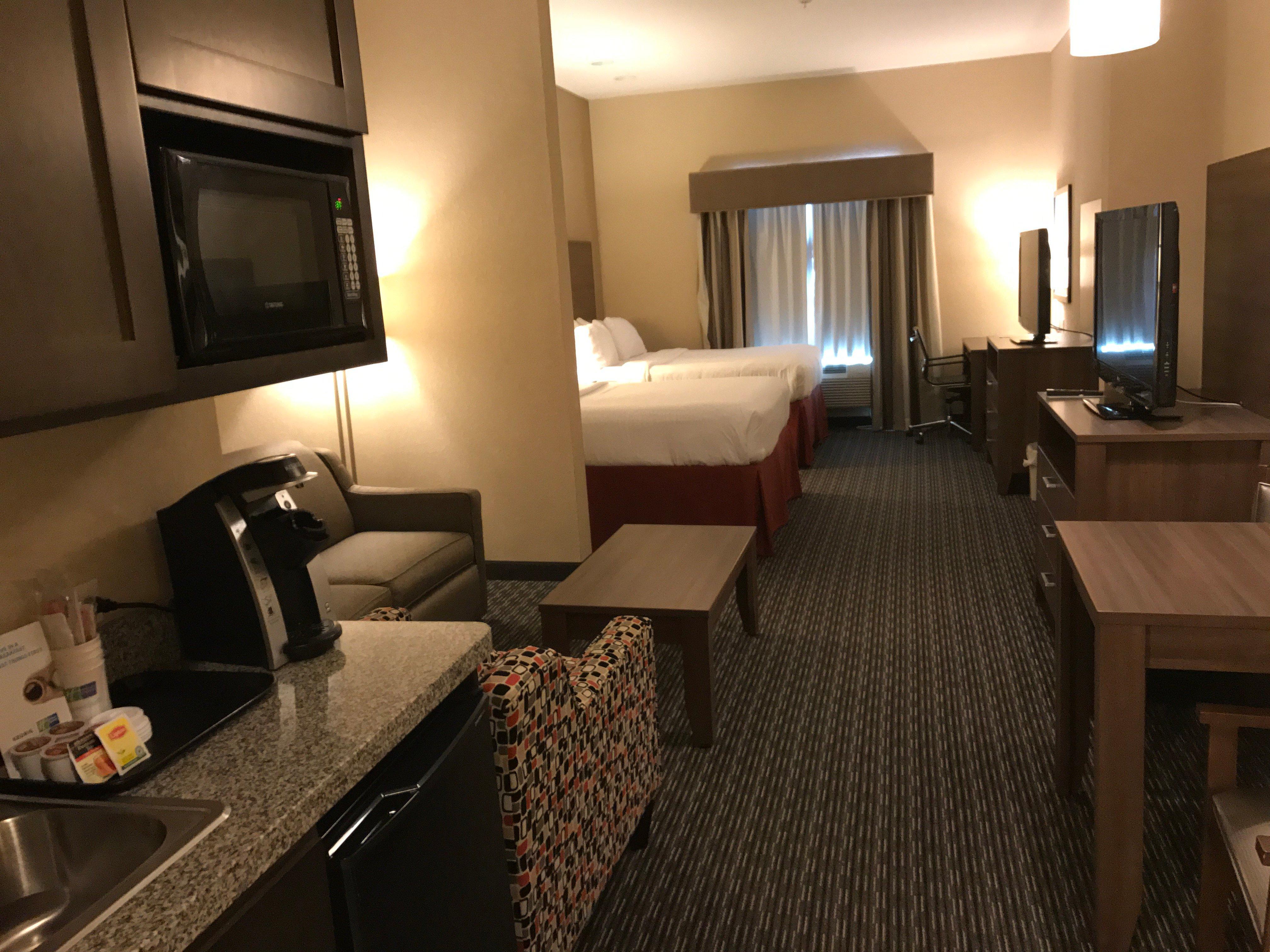 Holiday Inn Express & Suites Fredericksburg By Ihg Екстериор снимка