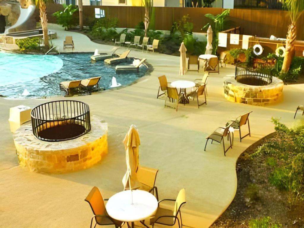 Holiday Inn Express & Suites Fredericksburg By Ihg Екстериор снимка
