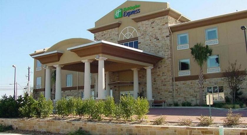 Holiday Inn Express & Suites Fredericksburg By Ihg Екстериор снимка